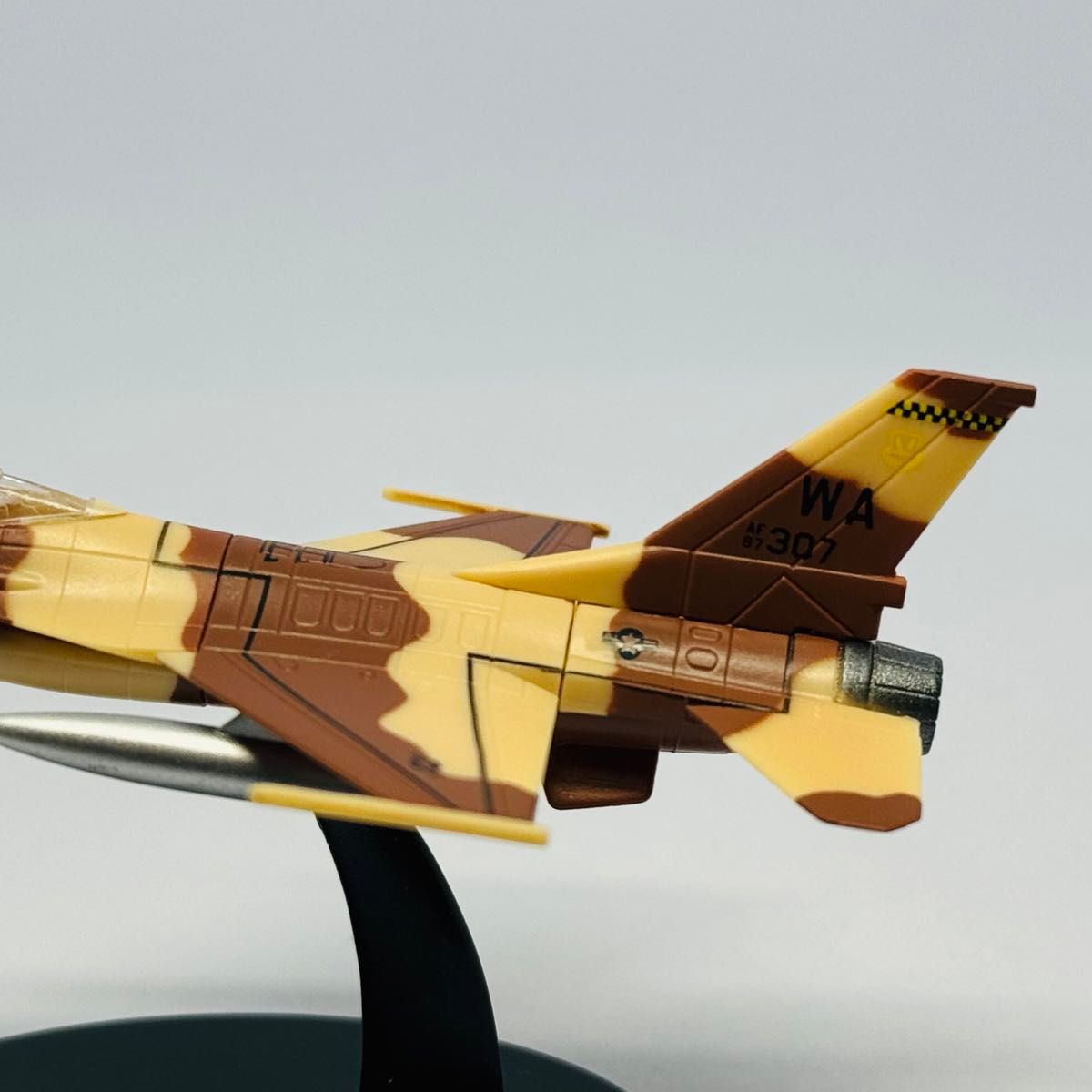 模型・ミニチュア 飛行機 アメリカ軍 F-16 戦闘機