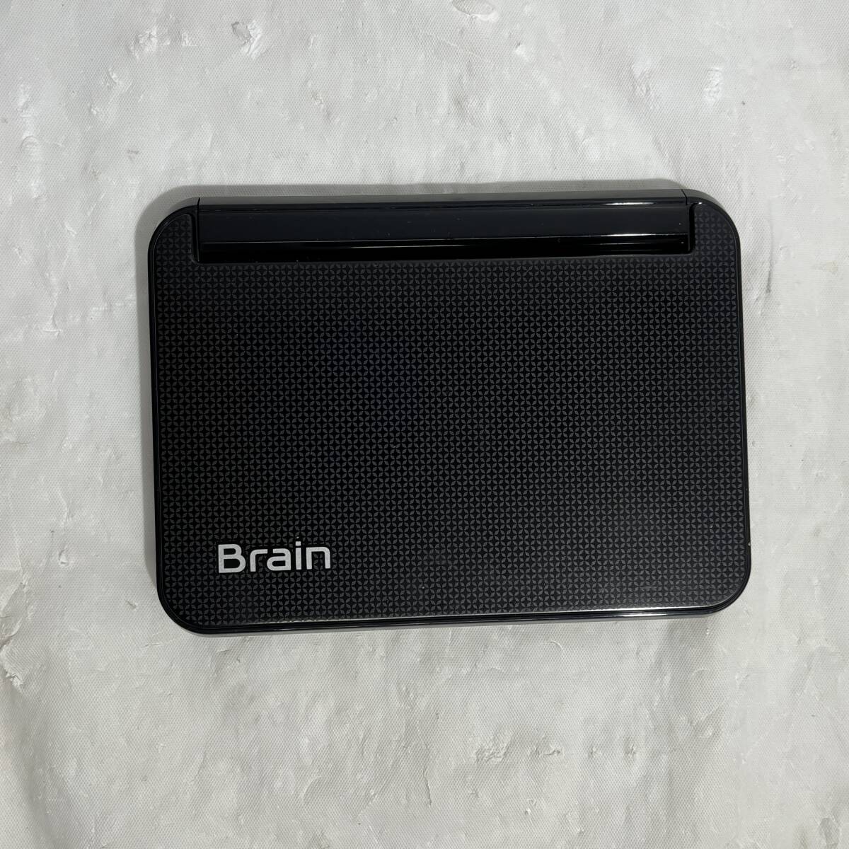 (志木)【美品 動作品】SHARP/シャープ Brain/ブレーン カラー電子辞書 PW-A7300 黒 ブラック 本体 イヤホン USBケーブル 専用ポーチ付 (oの画像2