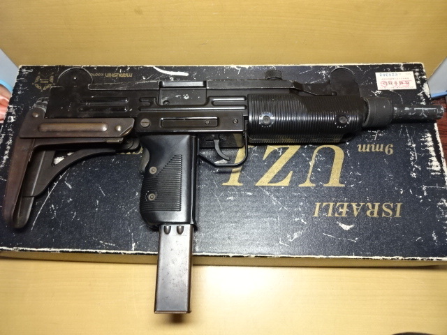 長期保管品　モデルガン　マルシン　ISRAELI　９ｍｍ　ＵＺＩ　箱付き_画像3