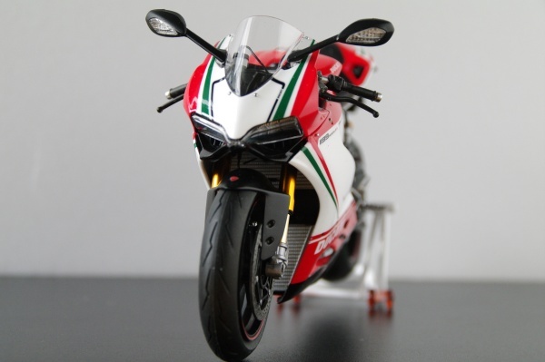 ★1/12 DUCATI 1199 PANIGALE S TRICOLORE 塗装完成品（タミヤ製）_画像9