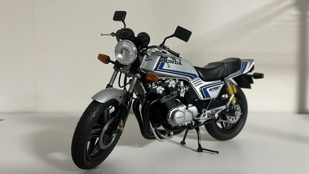 タミヤ プラモデル CB750F 完成品 ジャンク扱いで バイク ホンダ HONDAの画像1
