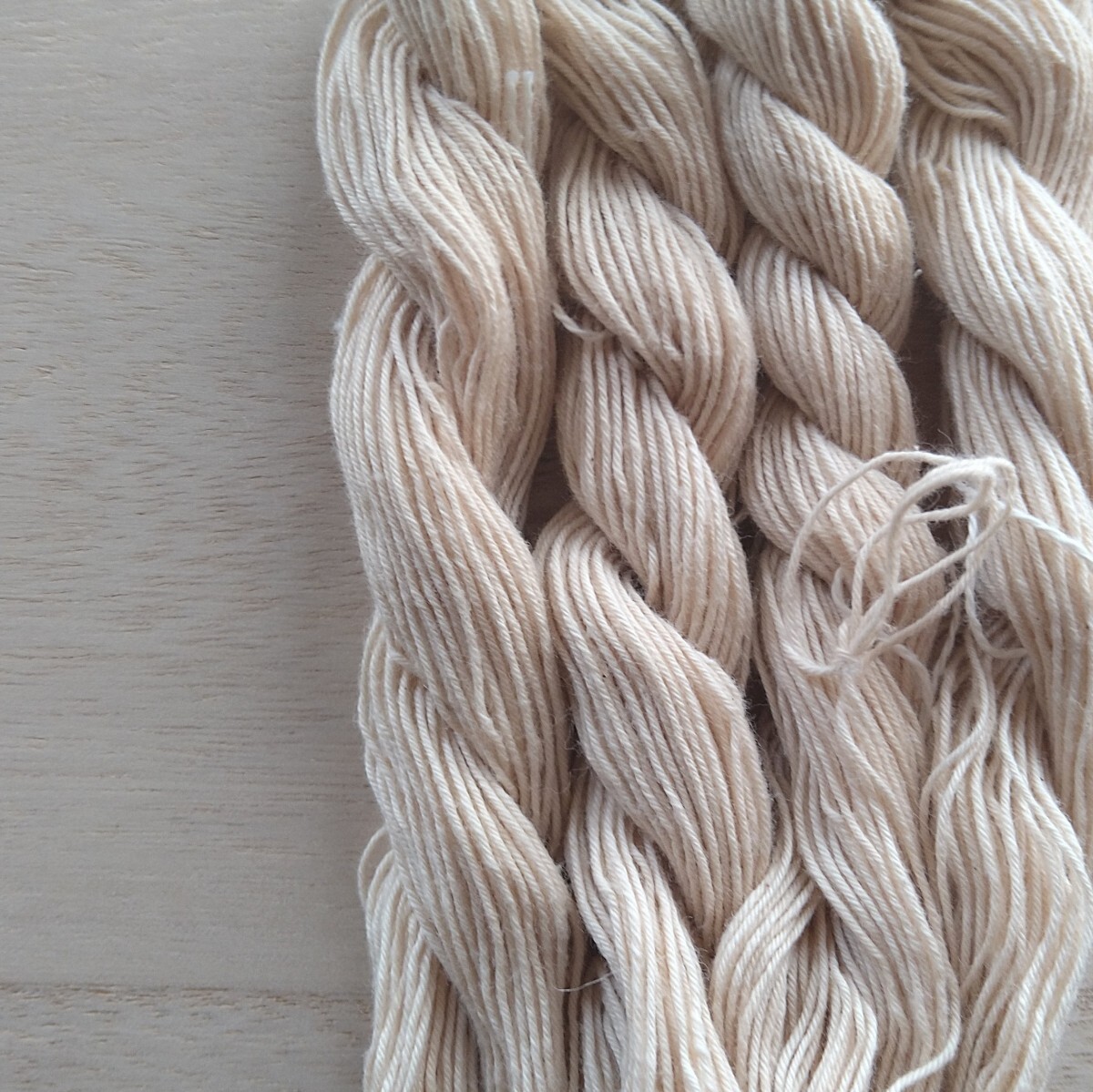 刺し子糸、編み物、織物にも♪草木染め糸　びわ染め　綿　コットン_画像2