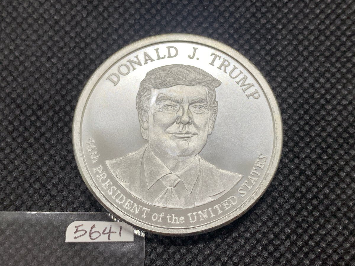 31.1グラム (新品) アメリカ「ドナルド・J・トランプ大統領」純銀 1オンス メダルの画像1