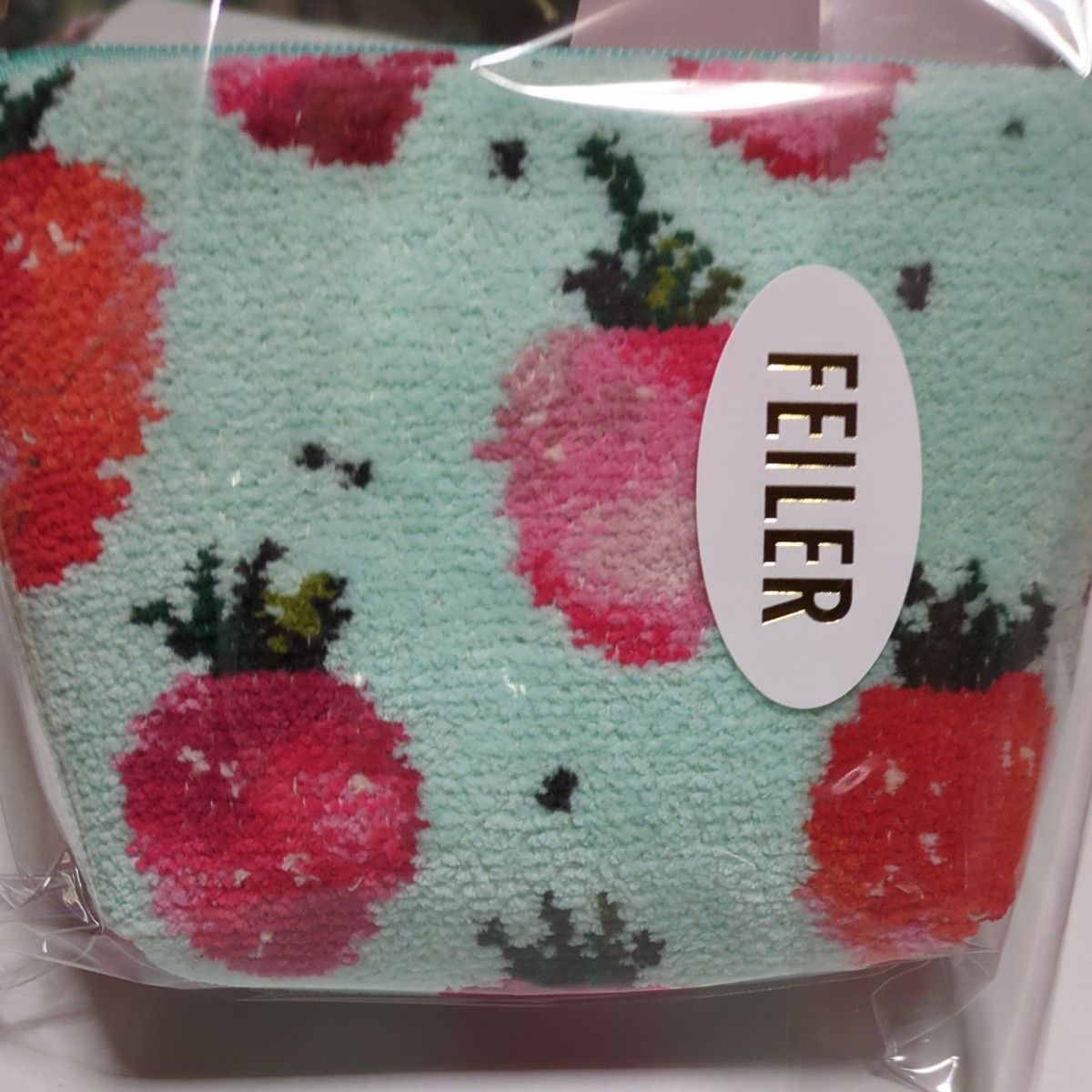 FEILER ちいかわ ハチワレストロベリードット ポーチ小 ちいかわ FEILER ちいかわ ハチワレストロベリードット ポーチ小 ちいかわ
