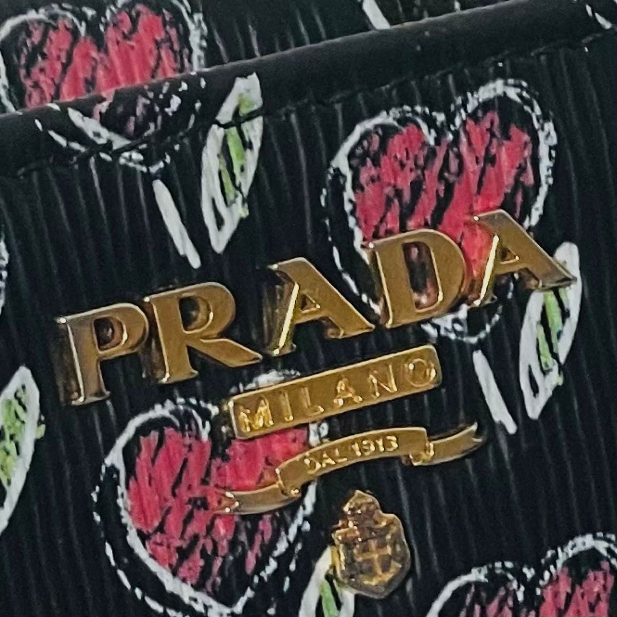 【激カワ】PRADA プラダ ハート柄 二つ折り コンパクトウォレット 美品