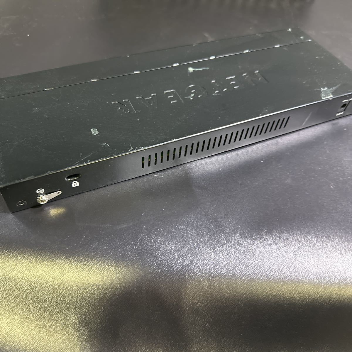 「9_TN5」NETGEAR 16-Port Gigabit Switch GS316 現状出品　電源アダプター無し　本体のみ　^B1_1_画像4