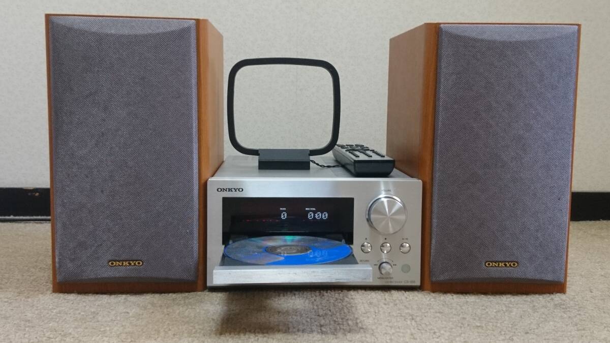 ONKYO オンキヨーミニコンポ CR-555 スピーカー D-V77 リモコン、アンテナ付属 オーディオ_画像2