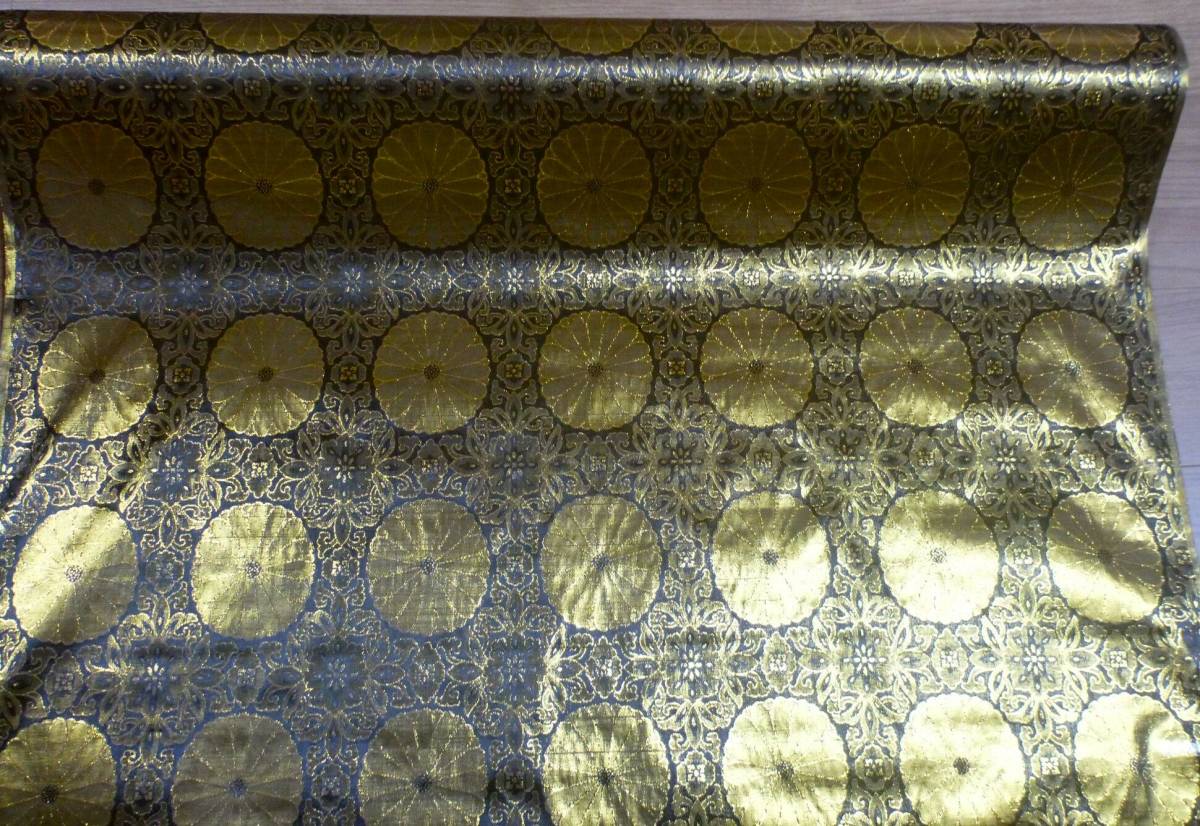 金襴錦・黒×ゴールド金糸・菊和柄紋生地（幅92cm×長さ10ｍ巻）の画像3