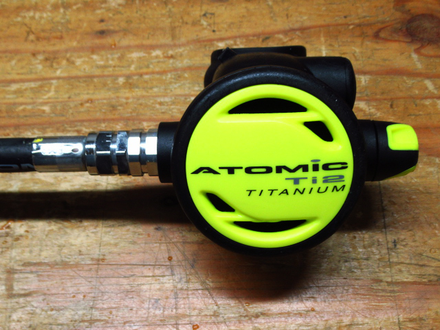 ATOMIC アトミック レギュレーター AQUATICS T3 / Ti2 TITANIUM オクトパス / TUSA ツサ ゲージ 残圧計 ダイビング 管理6B0319L-C9_画像6