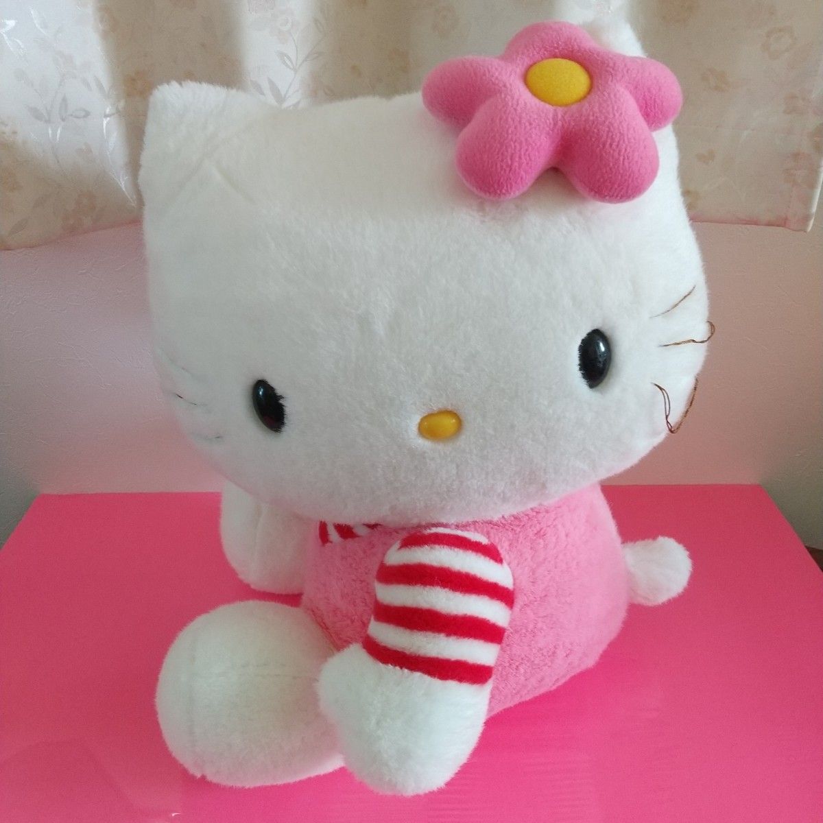 ハローキティ キティちゃん サンリオ ぬいぐるみ Hello Kitty　特大ぬいぐるみ　大きい　ビッグサイズ