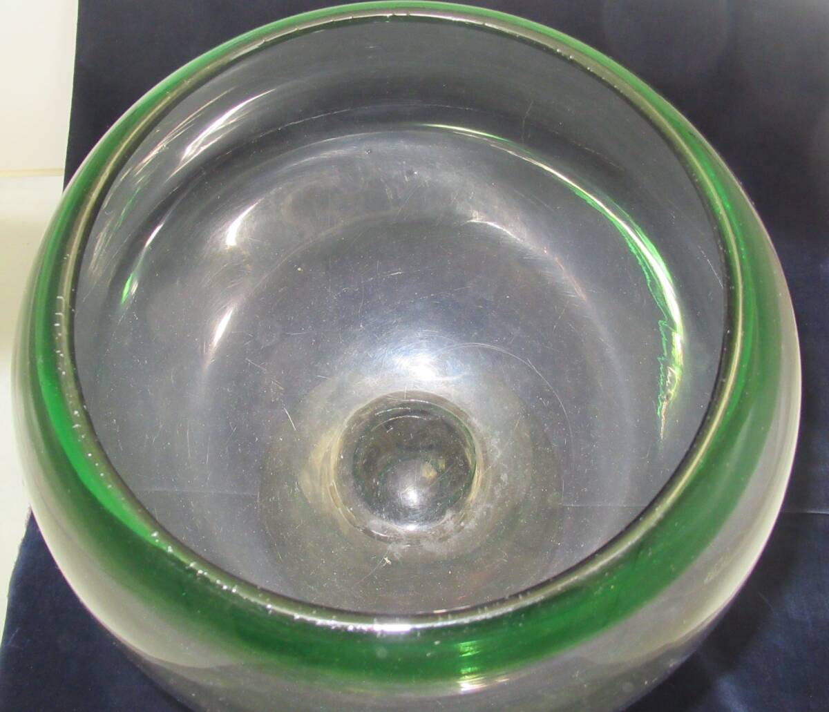 和硝子　ギヤマン　金魚鉢　透明ガラス　縁は緑　細かな傷あり_画像4