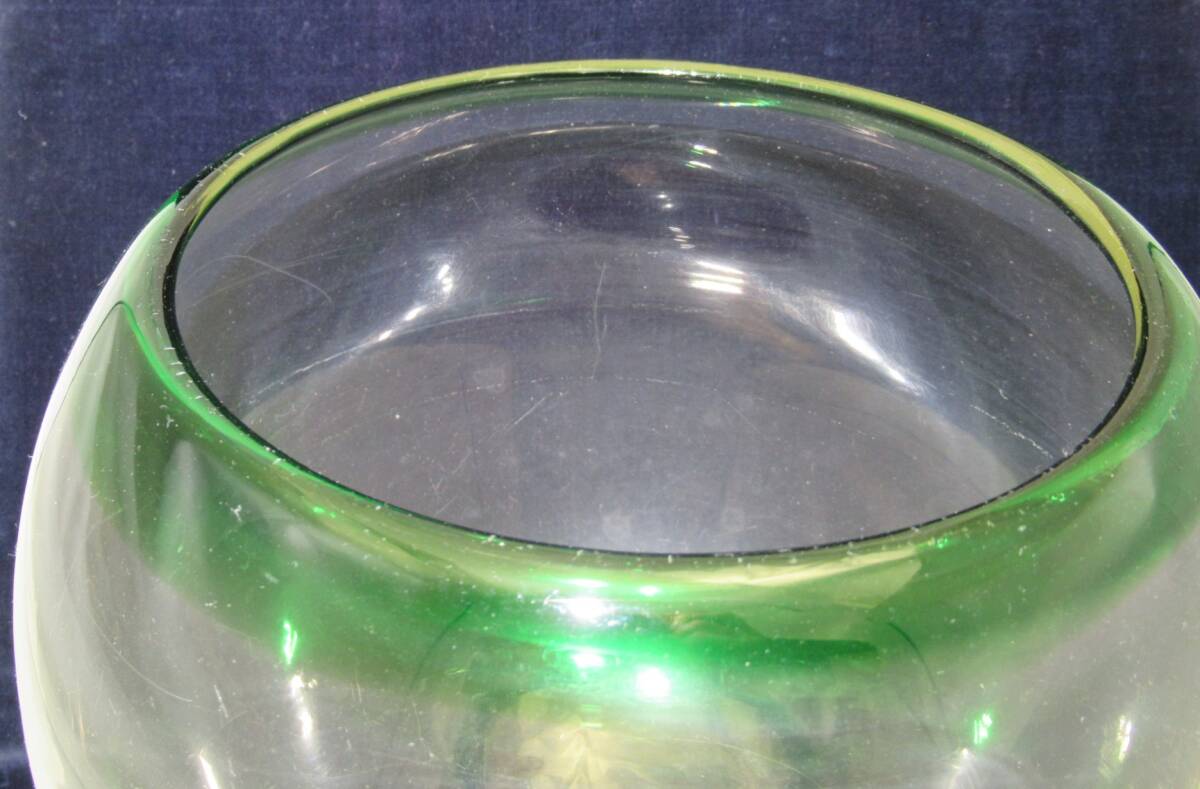 和硝子　ギヤマン　金魚鉢　透明ガラス　縁は緑　細かな傷あり_画像3