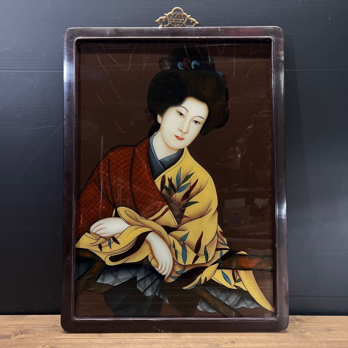 硝子絵 日本画 美人画 壁掛け 額装 アンティーク ガラス絵 着物 昭和 時代の画像1
