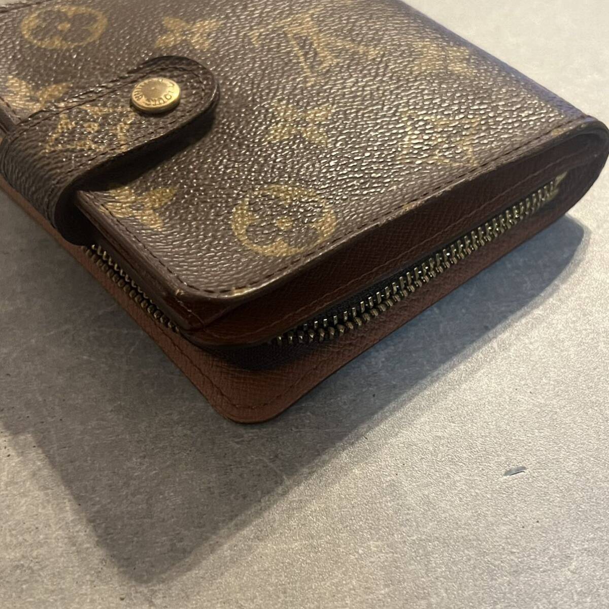  LOUIS VUITTON ルイヴィトン モノグラム コンパクト 二つ折り財布 折りたたみ ウォレット M61667 コンパクトジップ 二つ折り_画像10