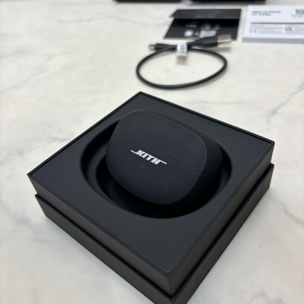 極美品 試し使用のみ 新品同様 Kith for Bose Ultra Open Earbuds ワイヤレスイヤホン キス ボーズ_画像2