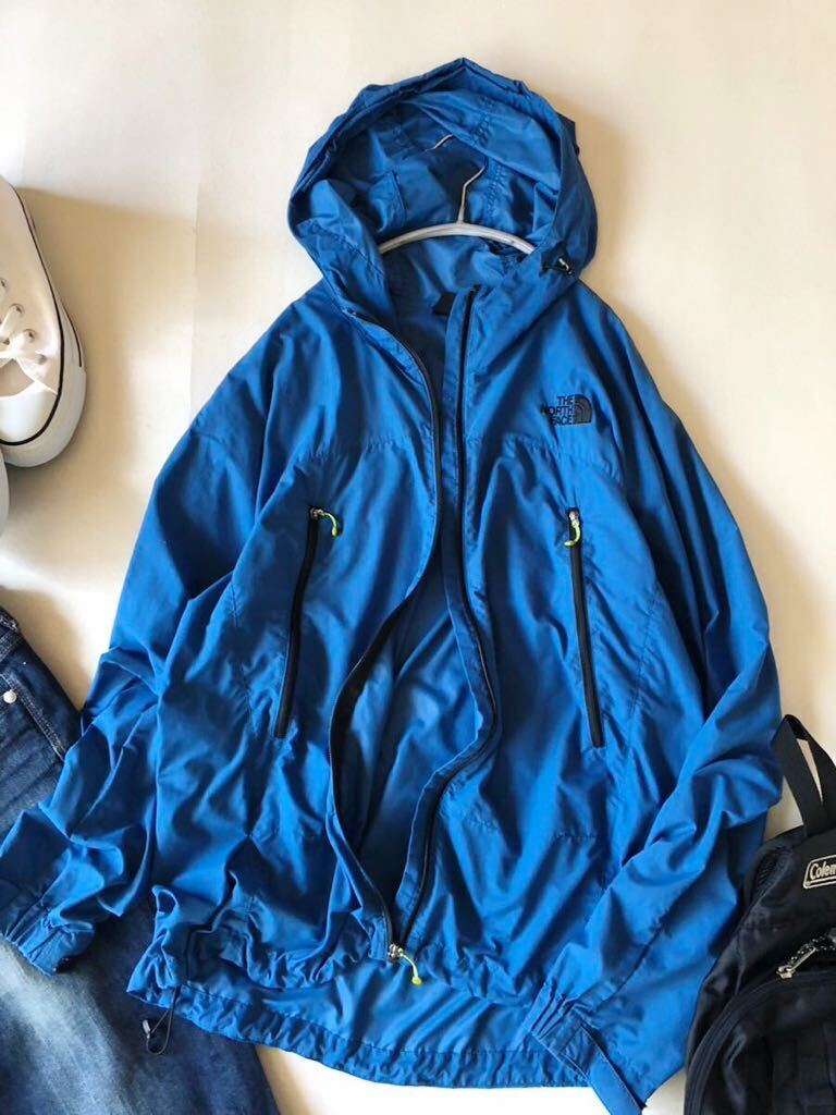 ノースフェイス THE NORTH FACE 大人可愛いきれい色ジップアップ軽量ナイロン100%フーディーマウンテンパーカー♪の画像2