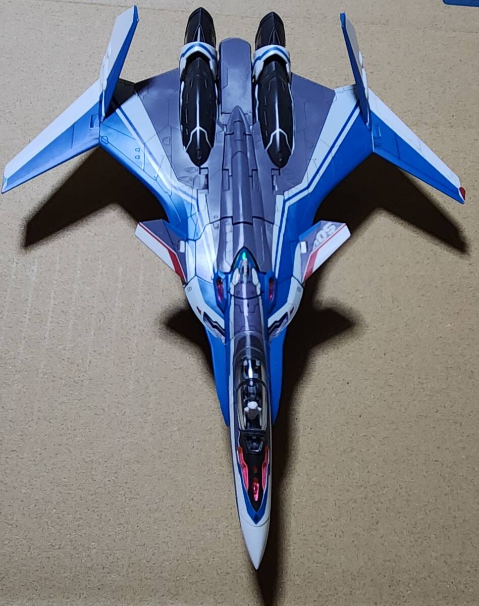 1/72VF-31J ジークフリード　ハヤテ・インメルマン　マクロスΔ　デルタ　ジャンク　バンダイ　マクロスモデラーズ　組立済　SMS 台座付き_商品　上側