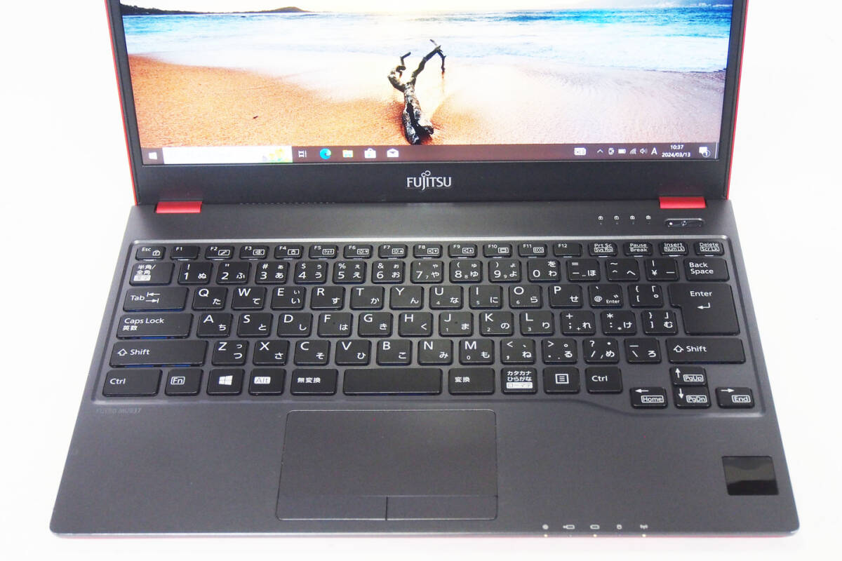 【即配】極軽極薄 静脈認証 13.3インチFHD搭載 LIFEBOOK FUTRO MU937 Red Celeron 3865U RAM8GB SSD128GB カメラ Win10Pro_画像3