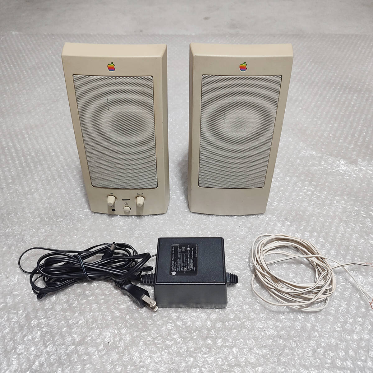 Apple Design Powered Speakers M6082 BOSEとのコラボ製品の画像1