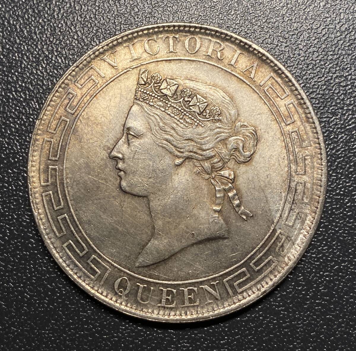 1868香港壹圓銀貨 イギリス領 中国古銭 コイン 硬貨 古銭 美品 レアの画像1