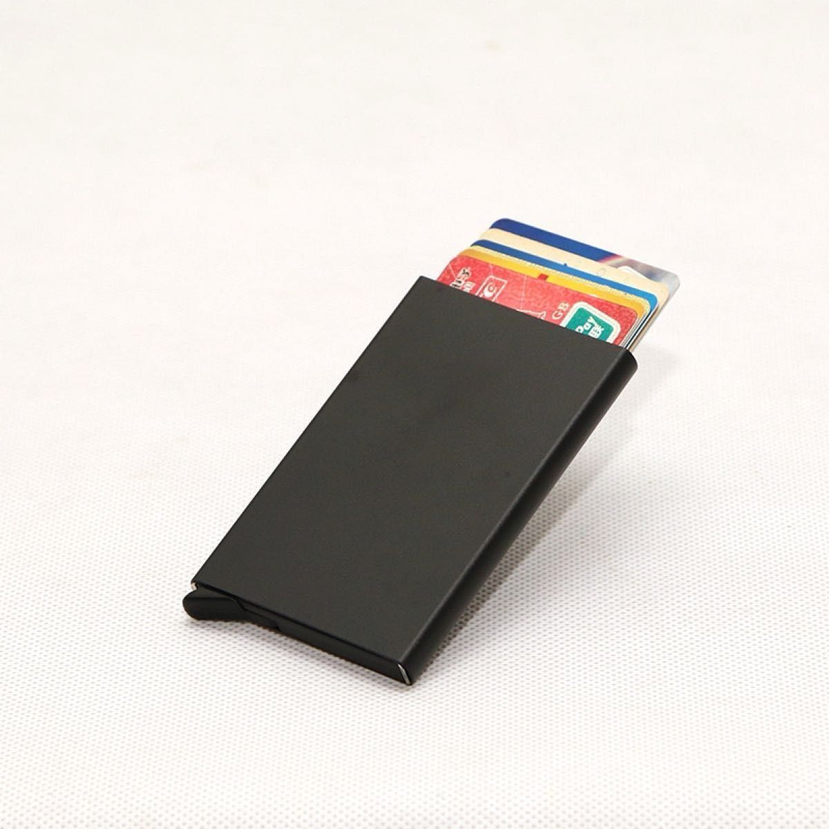 新生活 メンズでもレディースでも使えるシンプルなカードケース 6枚入り 薄型 スリム 【シルバー】 カード入れ 財布