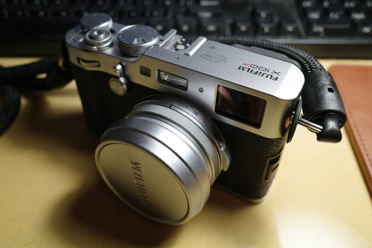 【奇跡の300ショット】FUJIFILM デジタルカメラ X100F シルバー_画像3