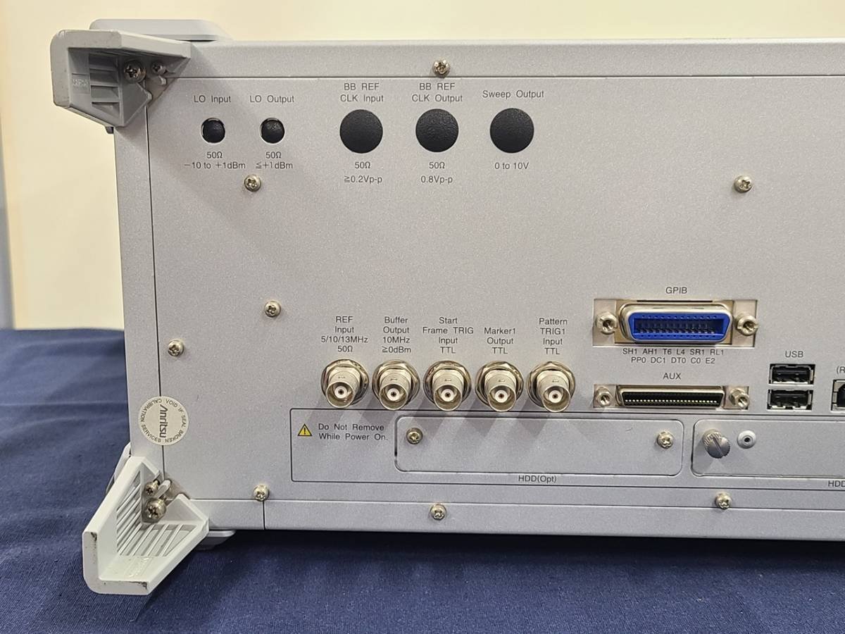 Anritsu MG3710A Vector Signal Generator アンリツ ベクトル信号発生器 Opt:032,036,043,046_画像1