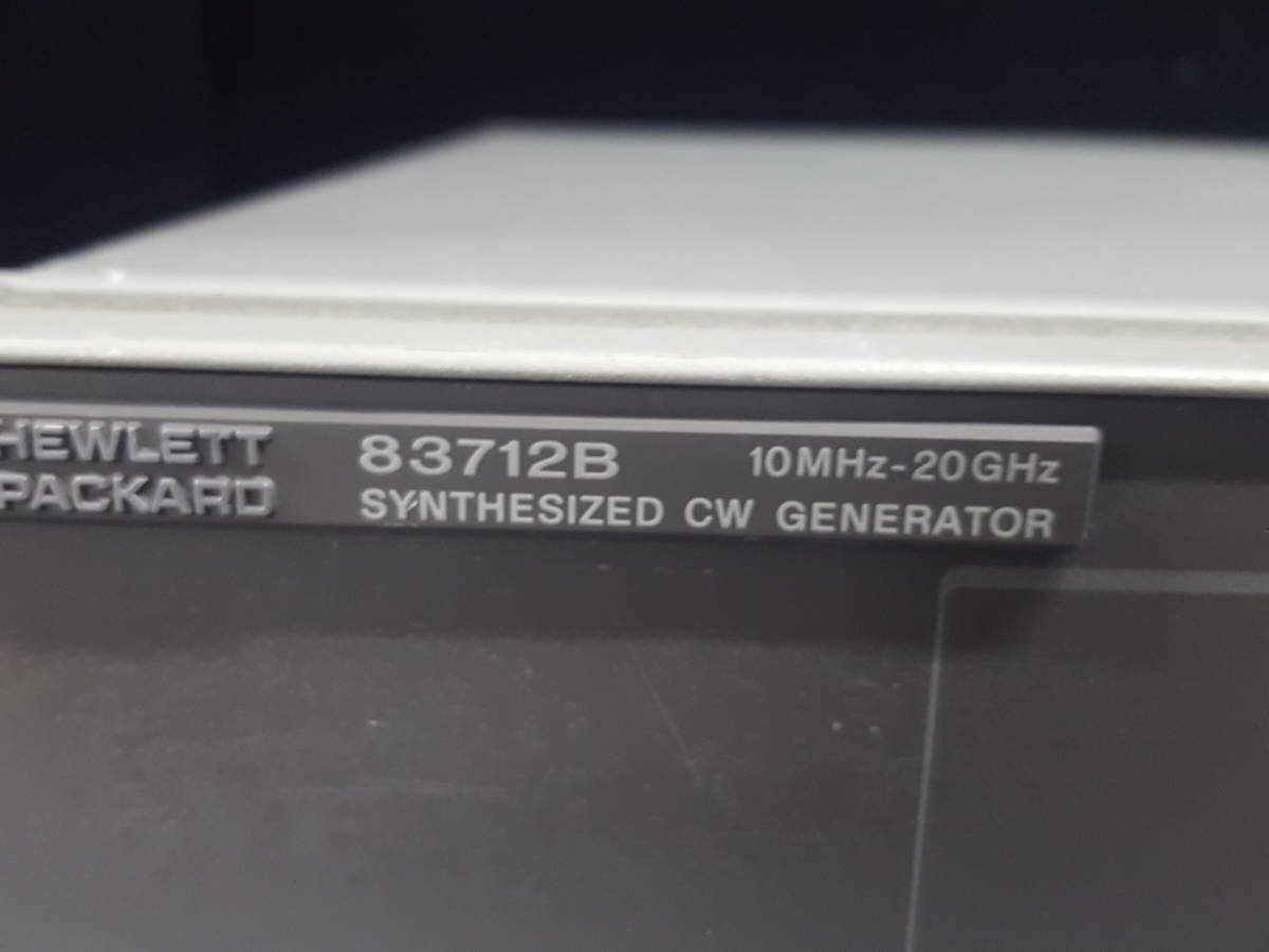 [NBC] HP 83712B シンセサイズド・CWジェネレータ (Opt. 1E8 1E9) 10MHz-20GHz Synthesized CW Generator (中古 0310)_画像3