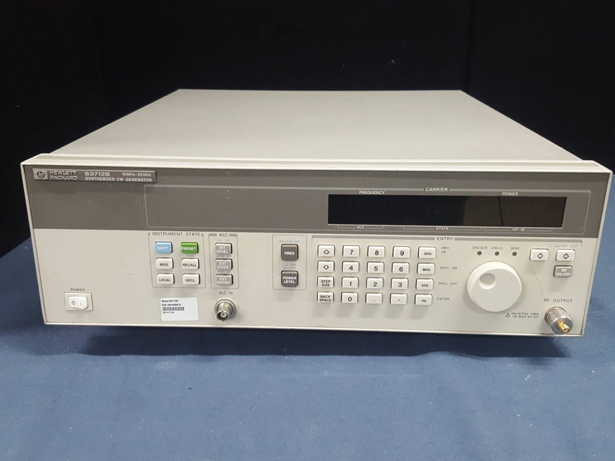 [NBC] HP 83712B シンセサイズド・CWジェネレータ (Opt. 1E8 1E9) 10MHz-20GHz Synthesized CW Generator (中古 0310)_画像1