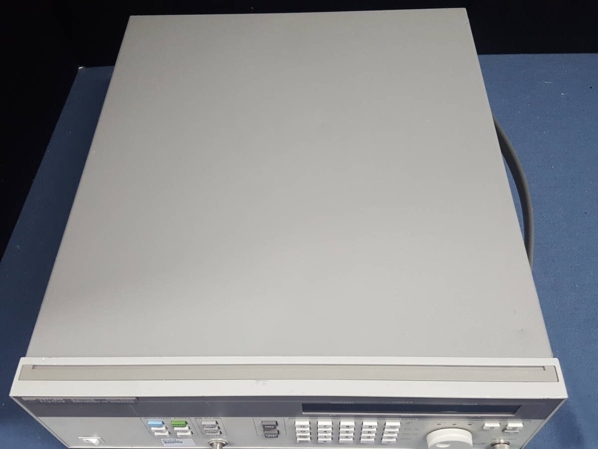 [NBC] HP 83712B シンセサイズド・CWジェネレータ (Opt. 1E8 1E9) 10MHz-20GHz Synthesized CW Generator (中古 0310)_画像4