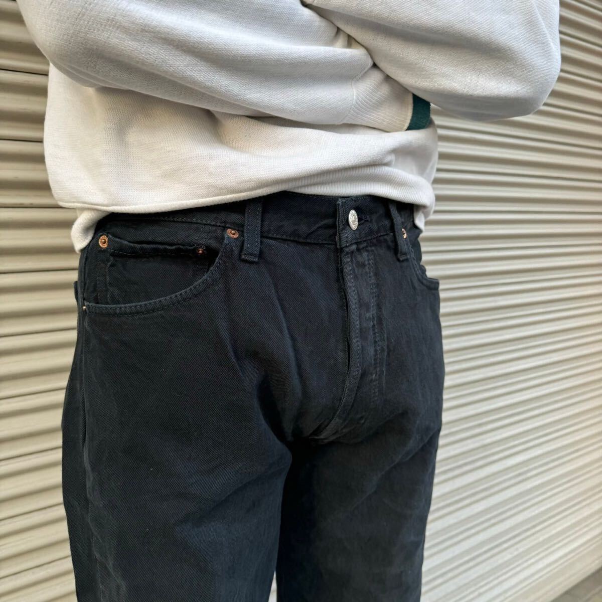 00s Levi's 501 ブラックデニム 501-0165ヴィンテージ ユーロ 後染め 90s リーバイス501 505 Black Denim W34 L34 ジーパン 黒 84cm_画像3