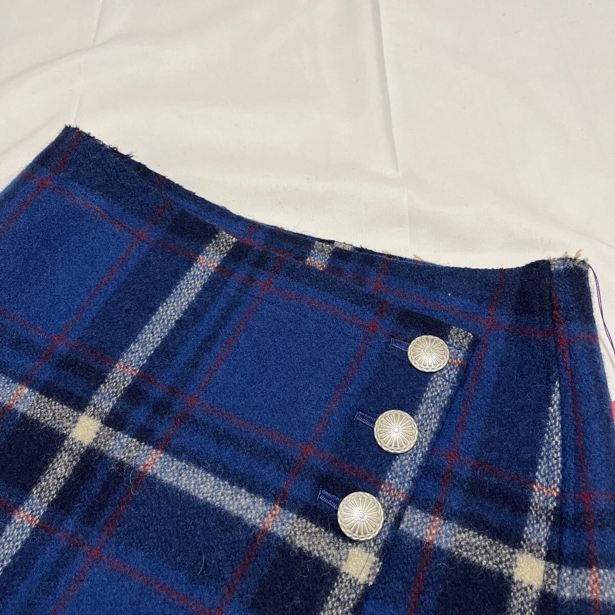 和240★⑤ 新品 定価14040円 SHORT CUT FOR MARKS ショートカットフォーマークス ミニスカート ラップスカート チェック 2 ブルー_画像4