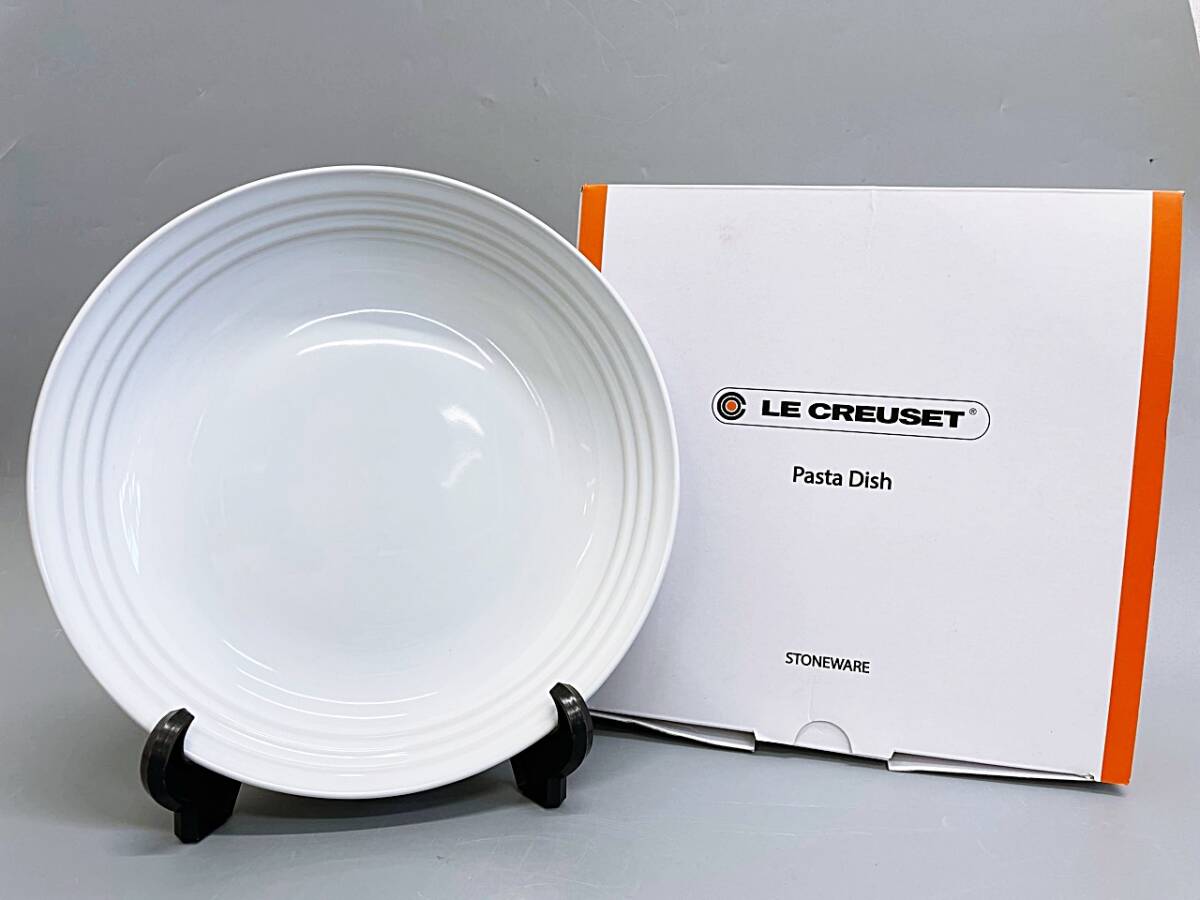 未使用 Le Creuset ル・クルーゼ レジェ プレート パスタプレート 皿 22cm ホワイト 耐熱 耐冷 電子レンジ オーブン 食洗器 対応 耐熱皿_画像1