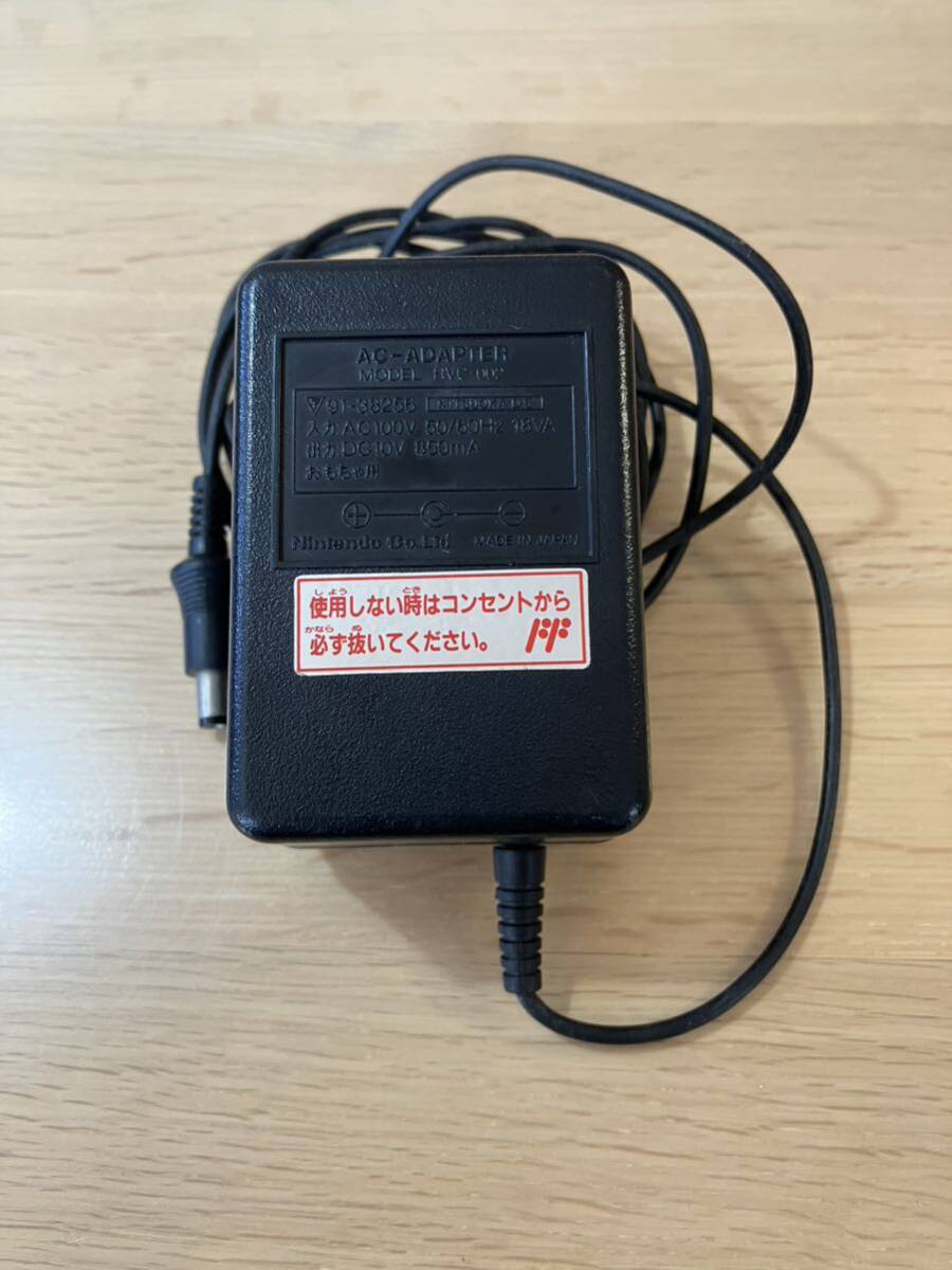 任天堂Nintendoスーパーファミコン ファミコACアダプター HVC-002 通電確認済みの画像1