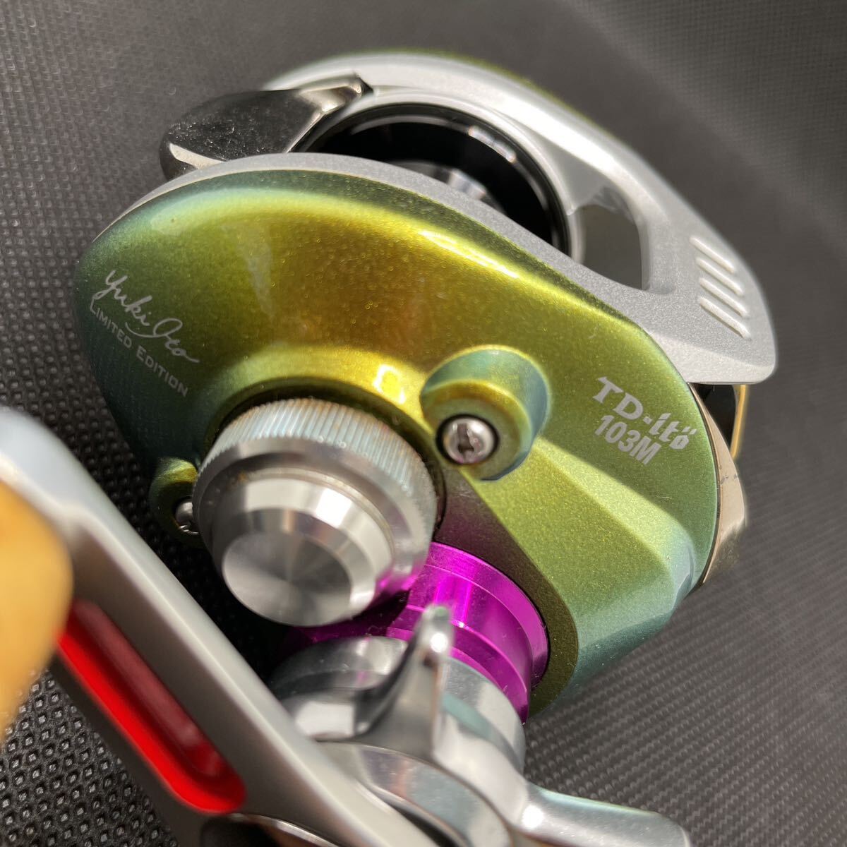 ダイワ×メガバス TD-ito 103M 右 グローブライド DAIWA Megabass ダイワ×メガバス TD-ito 103M 右 グローブライド DAIWA Megabass