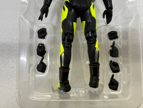 SD475-240320-061【中古】S.H.Figuarts 仮面ライダーゼロワン ライジングホッパー_画像6