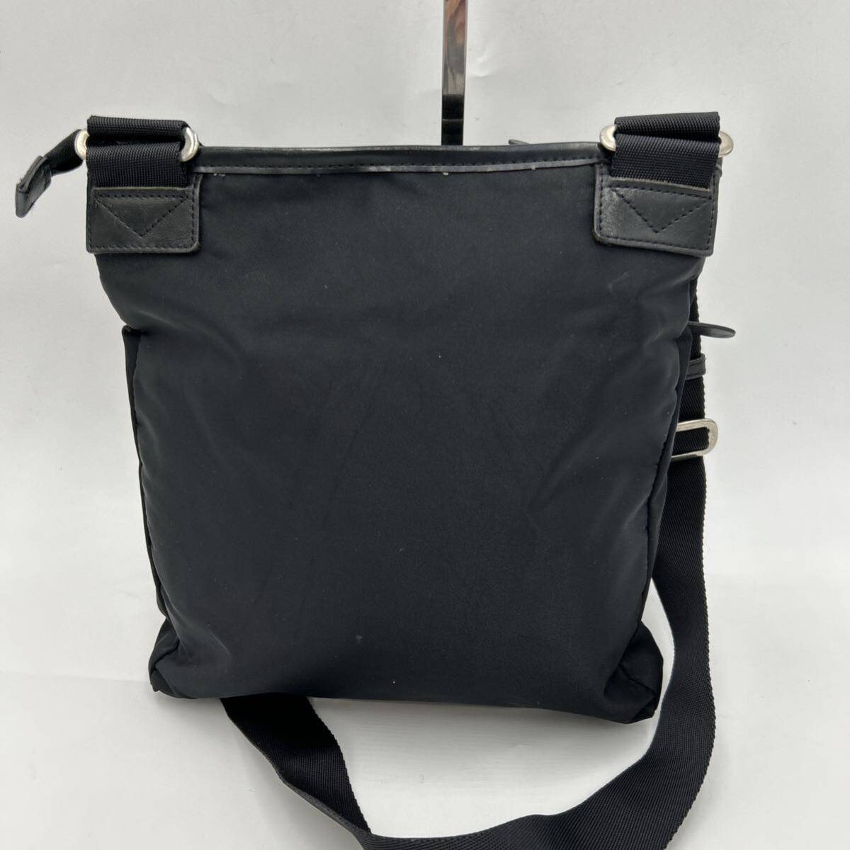@ 日本製 '人気モデル' agnes b. voyage アニエスベー ボヤージュ 高品質 チャック付き ショルダーバッグ 斜め掛け鞄 ボディバッグ BLACK_画像3