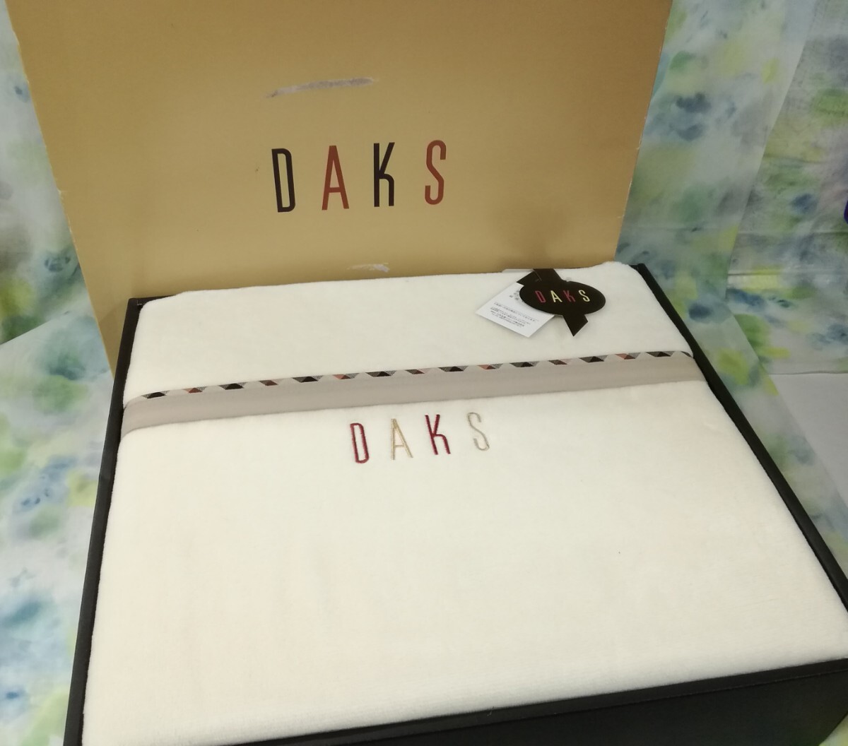 g_t T540 ☆DAKS ダックス 綿毛布 サイズ:140×200cm 綿100% 箱入り 【未使用保管品】_画像1