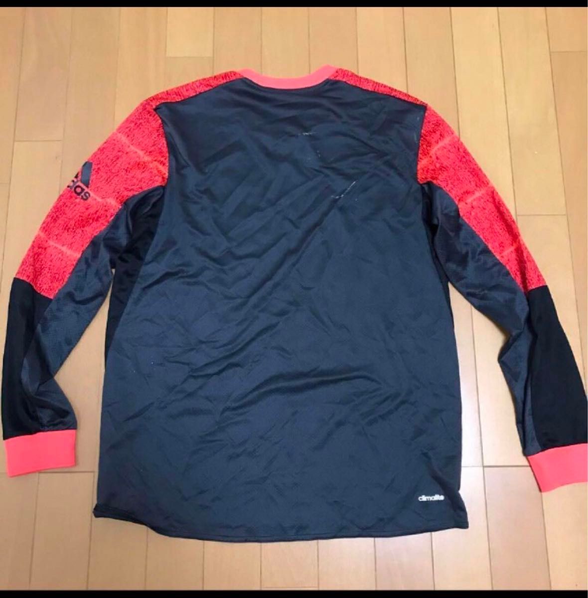 サッカーウエア　サッカー服上　メンズO 中古　長袖　秋冬　ブラック　黒　オレンジ ユニフォーム　アディダス サッカー 長袖