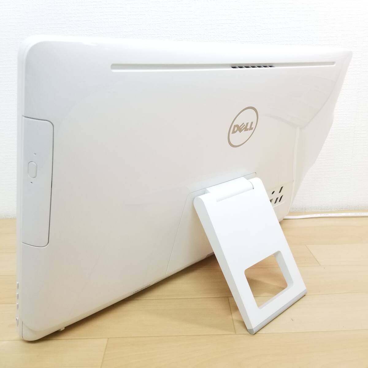 新品メモリ16GB搭載/美品/即決特典付!第7世代i3/HDD1TB/Webカメラ/Blu-ray/Office/スピード出荷/Win11/即使用可モニター一体型PC(D6024)_★筐体に薄いスレがあります★