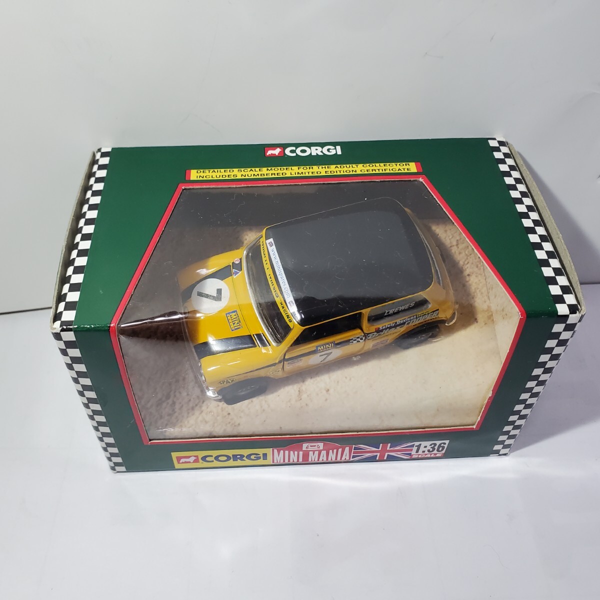 CORGI コーギー MINI MANIA 1/36「MIGHTY MINIS RACING 」と「MINI UNION JACK」2台セット 新品未使用 180_画像8