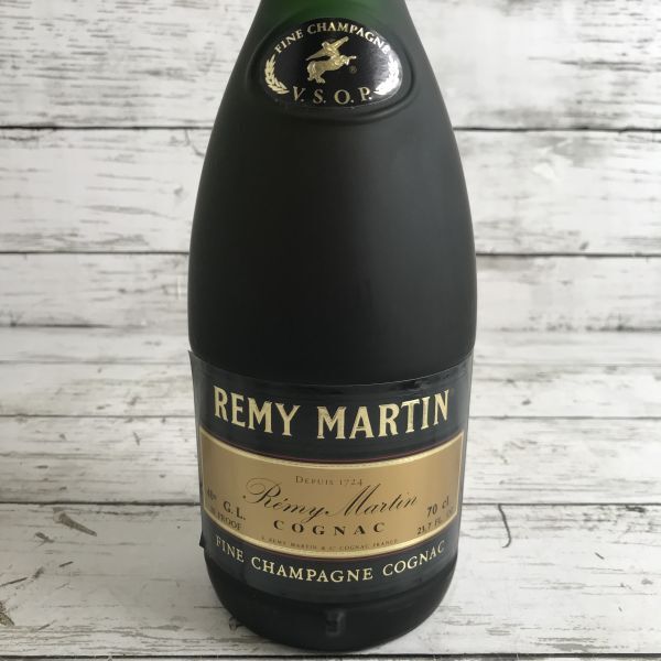 8.11 未開栓 REMY MARTIN COGNAC 700ml 40% V.S.O.P. レミーマルタン コニャック お酒 洋酒 ブランデー 1000-_画像4