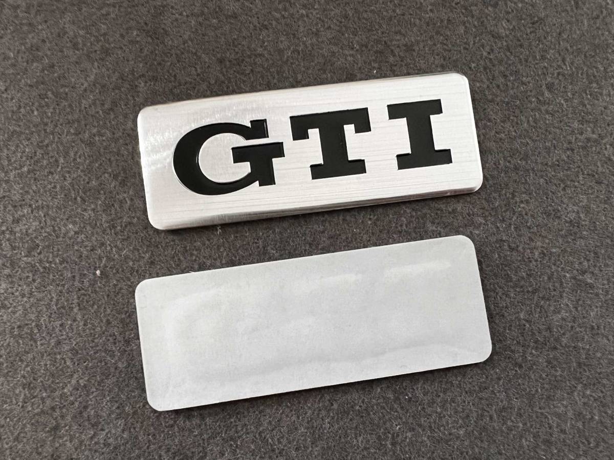 フォルクスワーゲン GTI★8*3CM★カーステッカー エンブレム プレート アルミ製 フェンダーバッジ シール 傷を隠す 2枚セット 545番_画像2