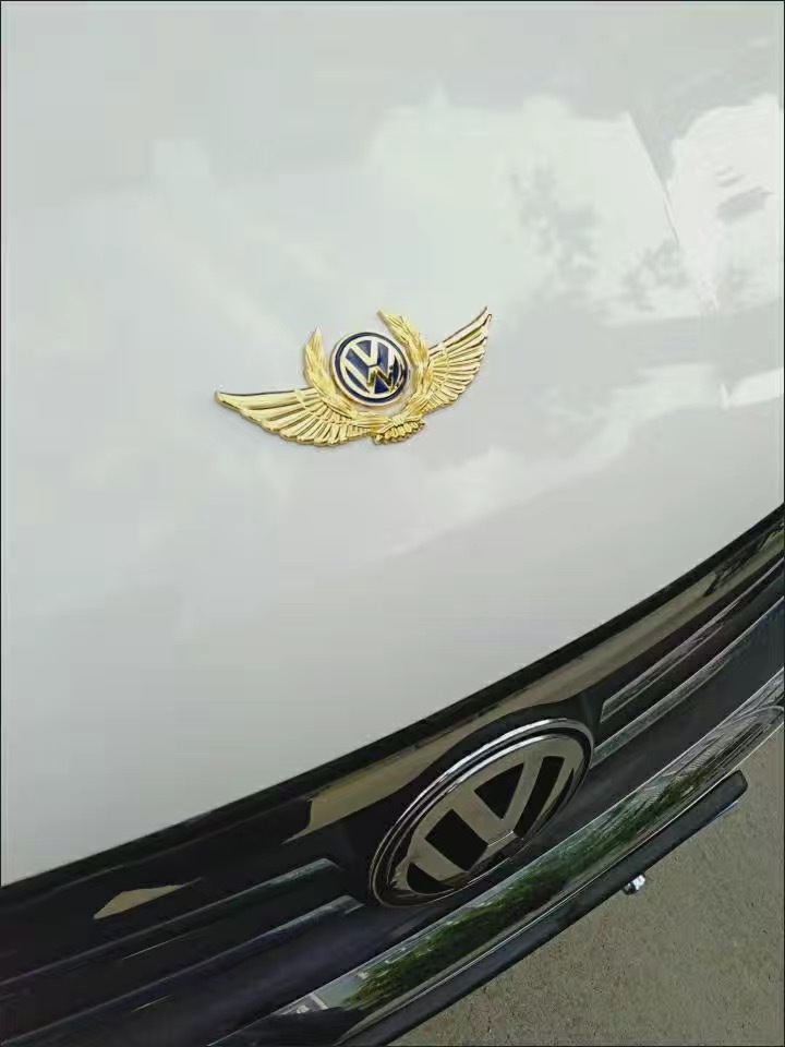 フォルクスワーゲン ステッカー エンブレム カバー 車ロゴ 自動車 かんたん粘着 強力粘着　キズ隠し ゴールド パーツ 3D翼型　金属製_画像4