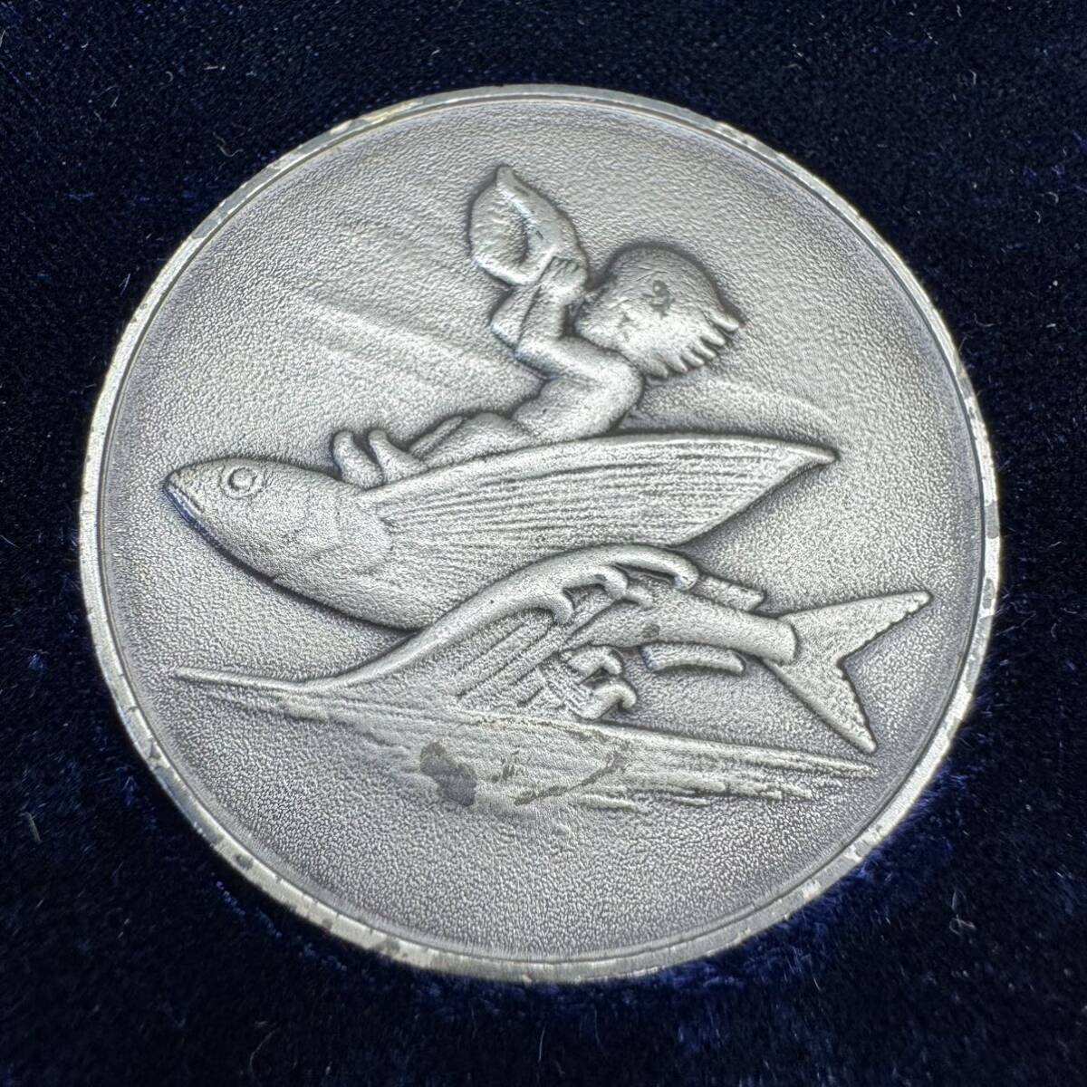  Okinawa international sea .. viewing . memory medal flying uo. fish silver copper coin medal case attaching set 