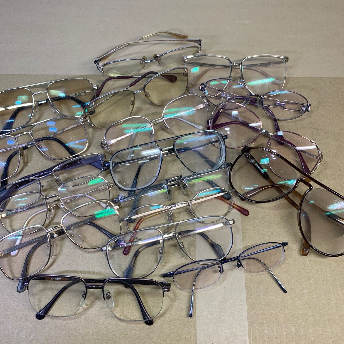 まとめ売り 大量 眼鏡 メガネ サングラス フレーム 老眼鏡 PLAYBOY・CHARMANT・YSL・HOYA・LANVIN 等 色々 まとめて ジャンク扱い 8kg_画像8