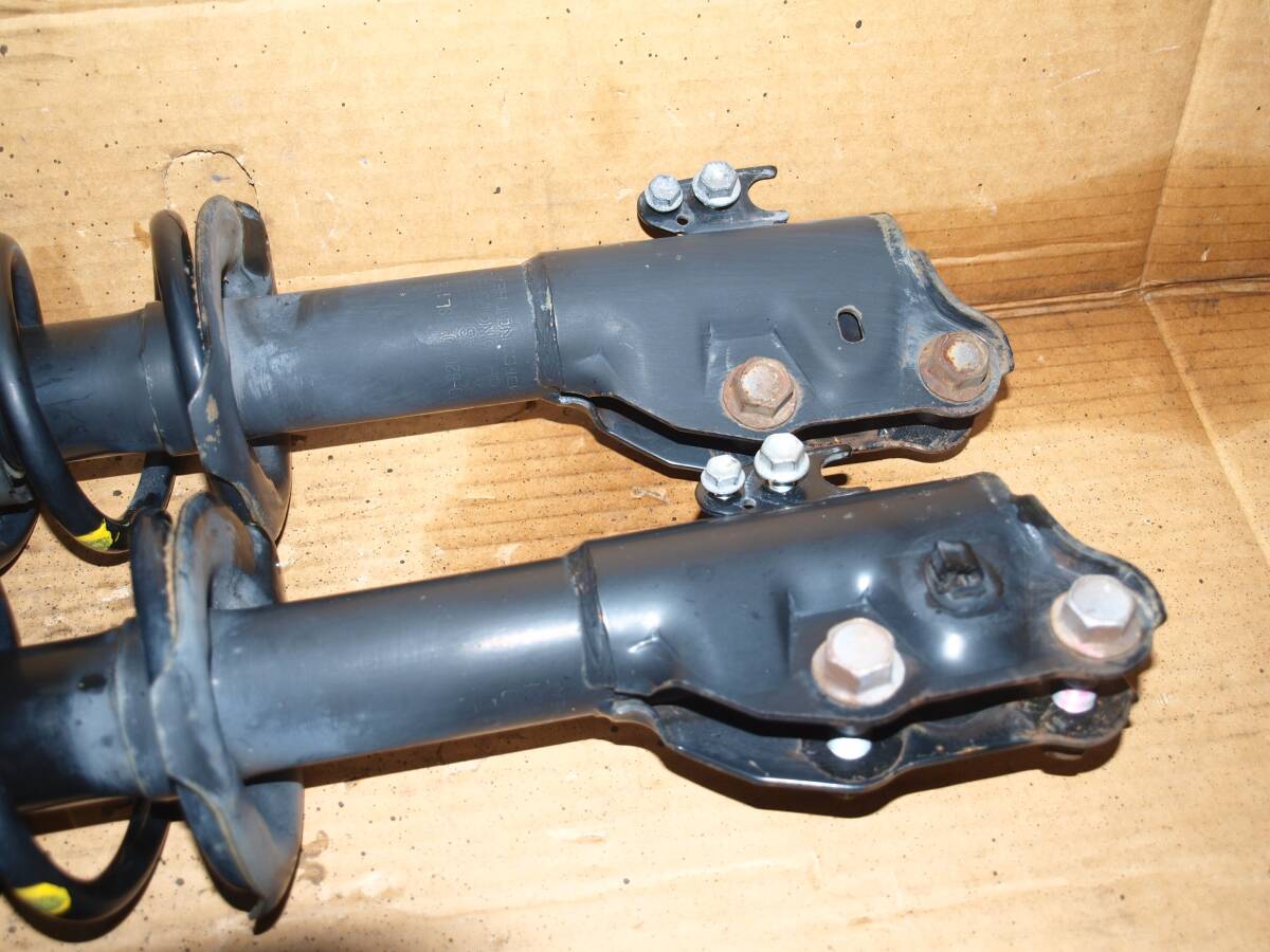 * DBA-LA600S Tanto LA600S original front suspension front strrut left right 48510-B2C50 left right set Tanto Custom *240210