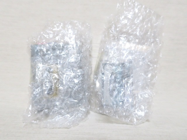 レトロ mini ポータブルプレイヤーマスコット 計2種 ライトグレー(カセット：黄) カセットテープとケースセット ガシャポン ガチャの画像2