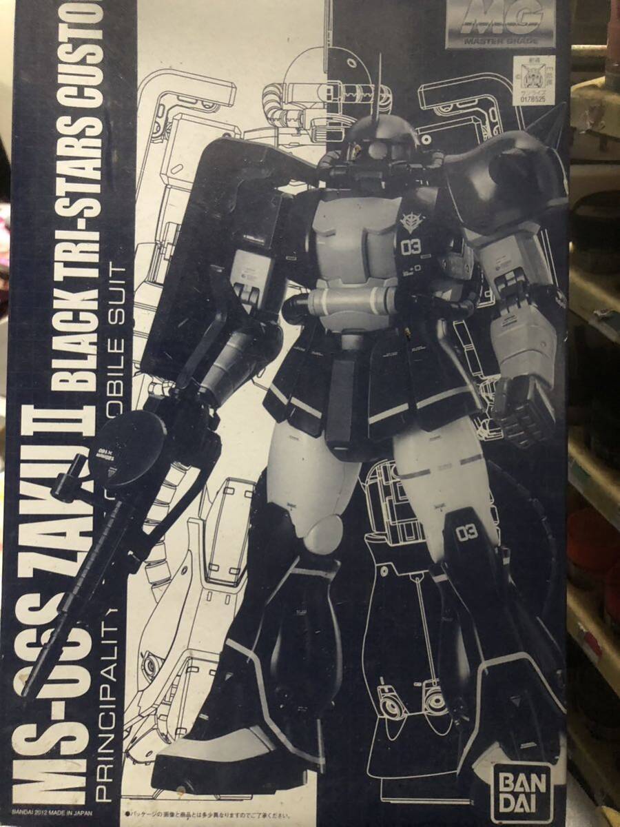 プレバン限定　MG１/１００　ザクⅡS型　黒い三連星仕様_画像1