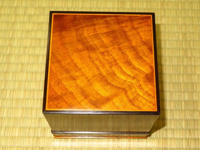^ craftsman pine . Kiyoshi . work . go in four .. seal case shape island mulberry . lacquer finish top class shogi piece box ^. also box attaching new goods 